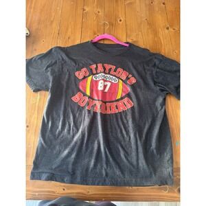 Go Taylors Boyfriend 87 Football Graphic T Shirt Charcoal Gray Womens XL